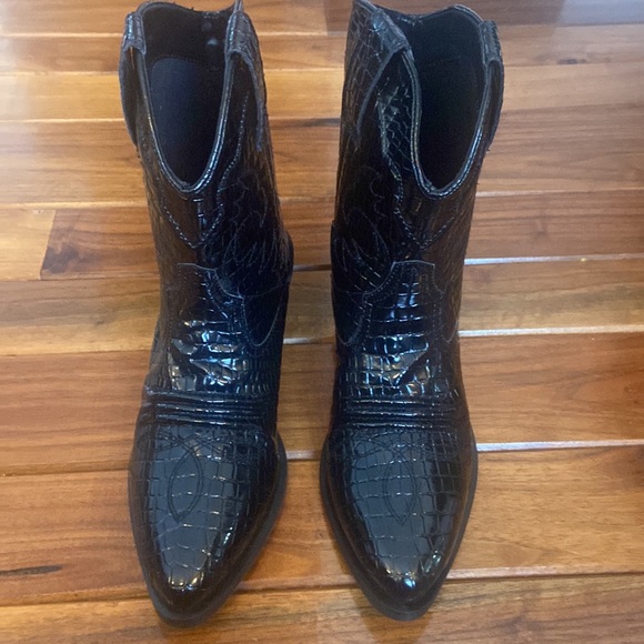 Urban Outfitters Shoes Nwt Urban Outfitters Lynn Black Croc Cowboy